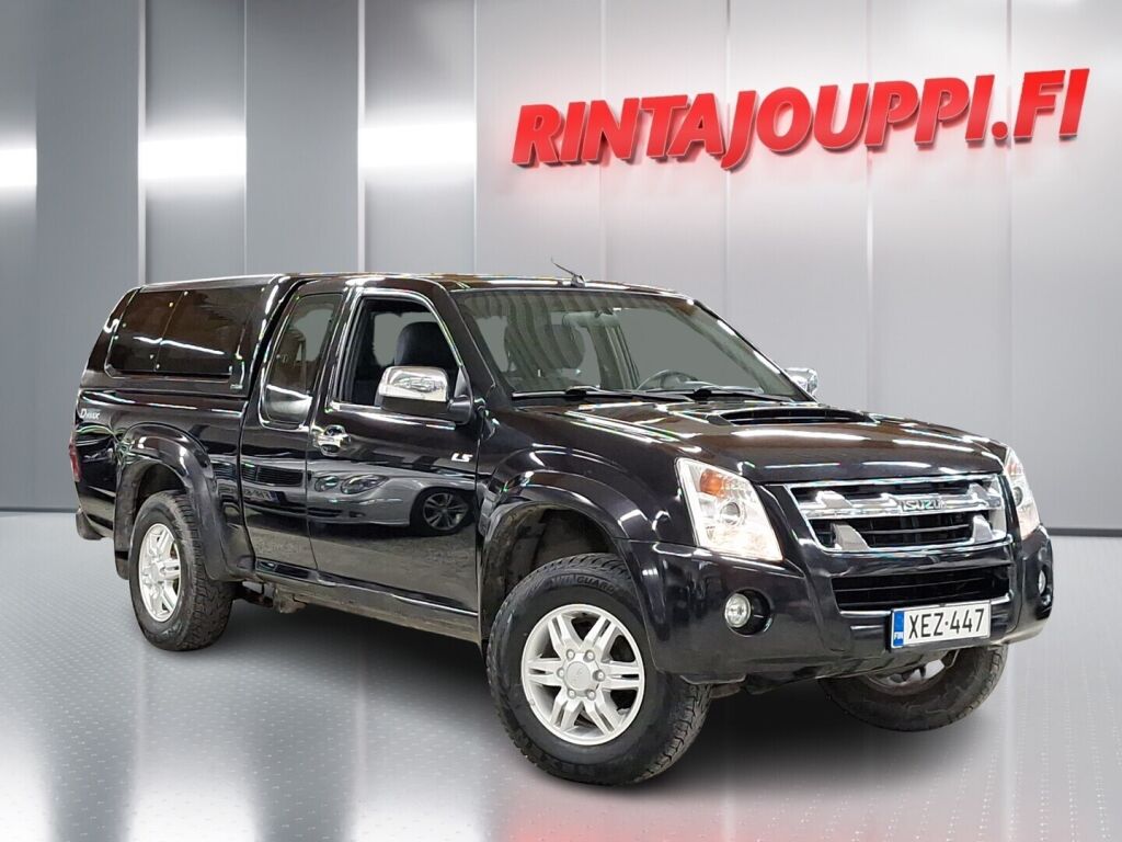 Isuzu D-Max 2012 Musta