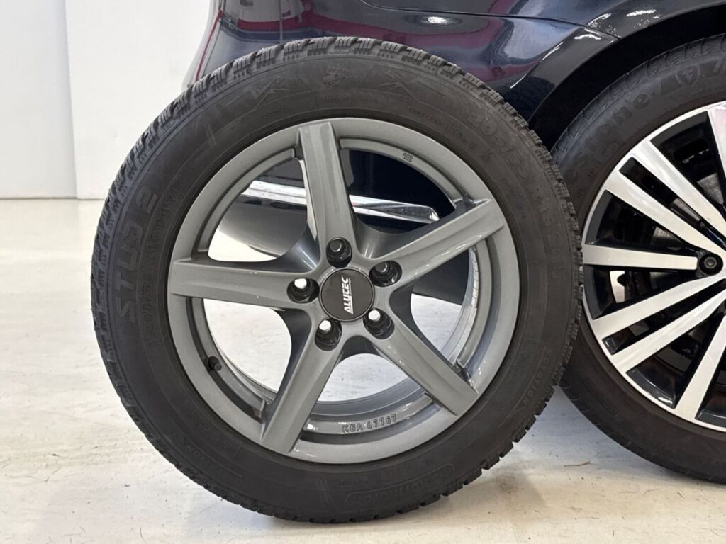 Volkswagen Passat 2011 Musta