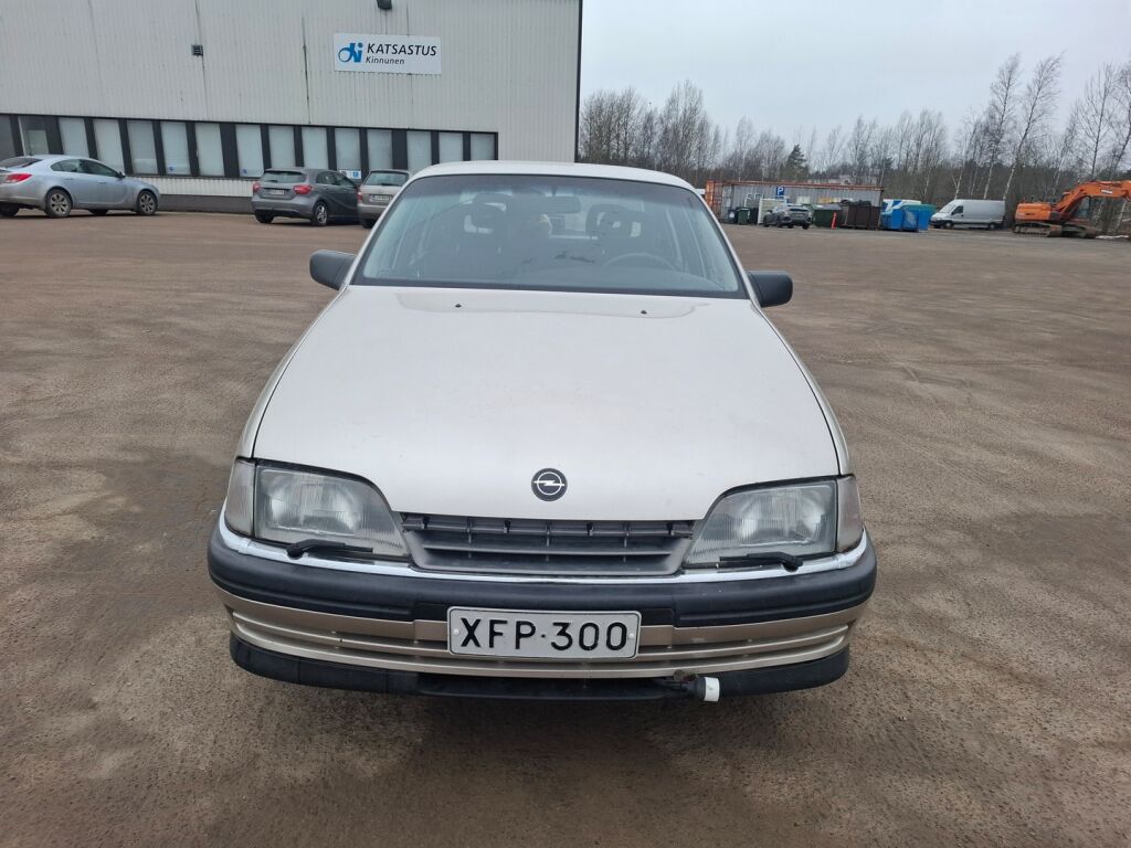 Opel Omega 1993 Harmaa