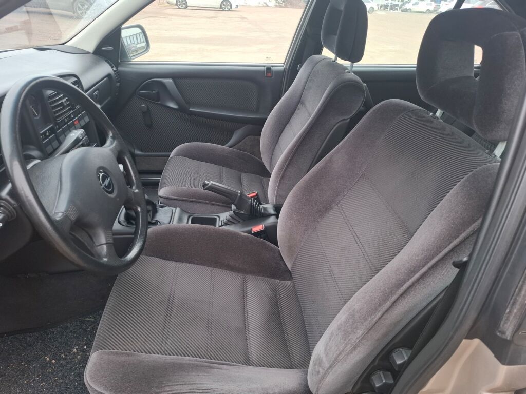 Opel Omega 1993 Harmaa