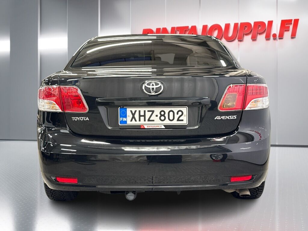 Toyota Avensis 2011 Musta
