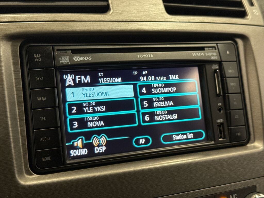 Toyota Avensis 2011 Musta