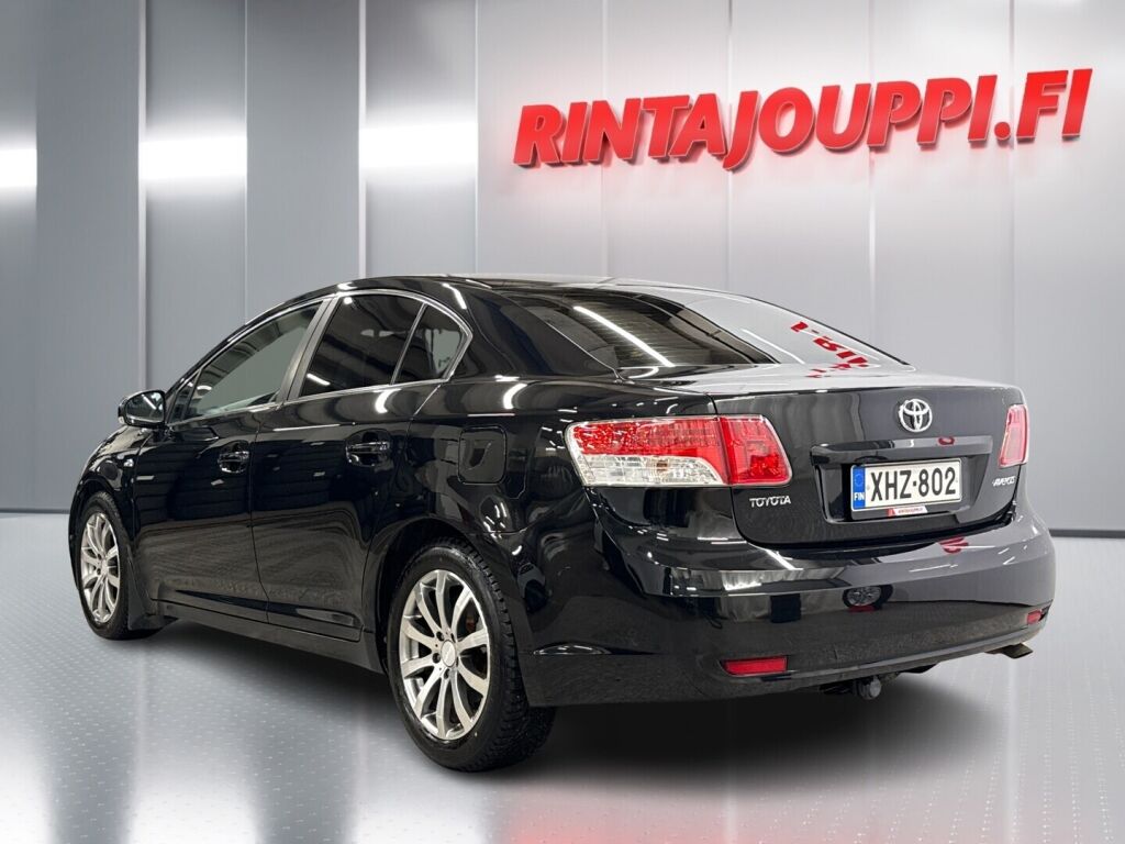 Toyota Avensis 2011 Musta