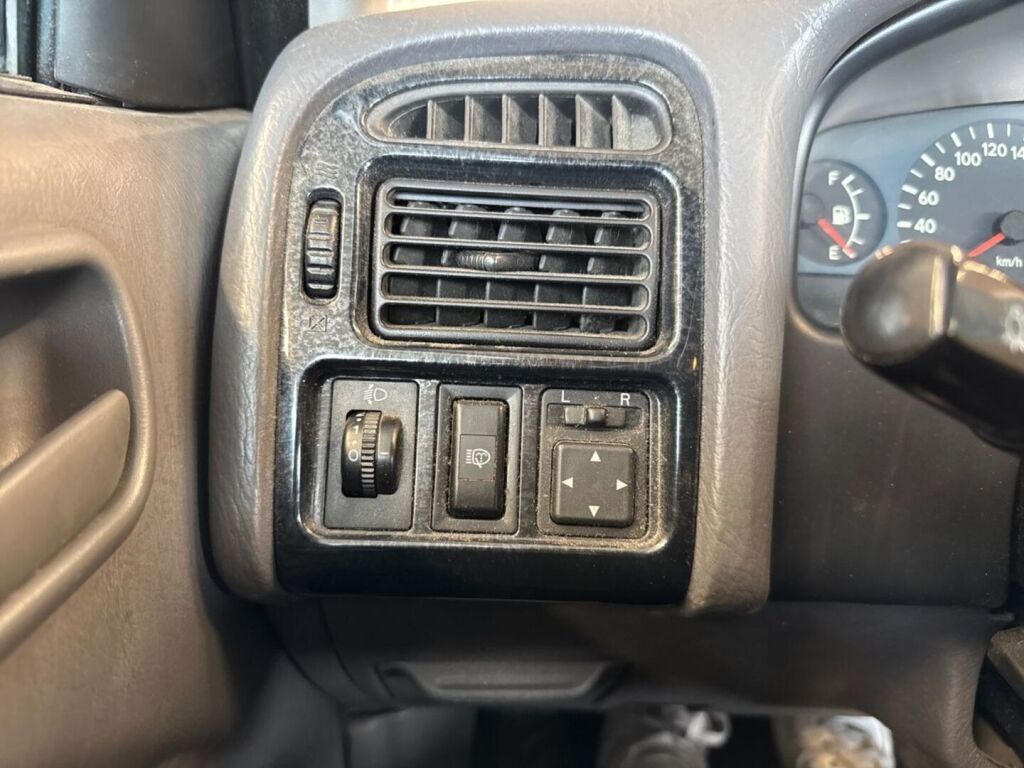 Toyota Avensis 1998 Valkoinen