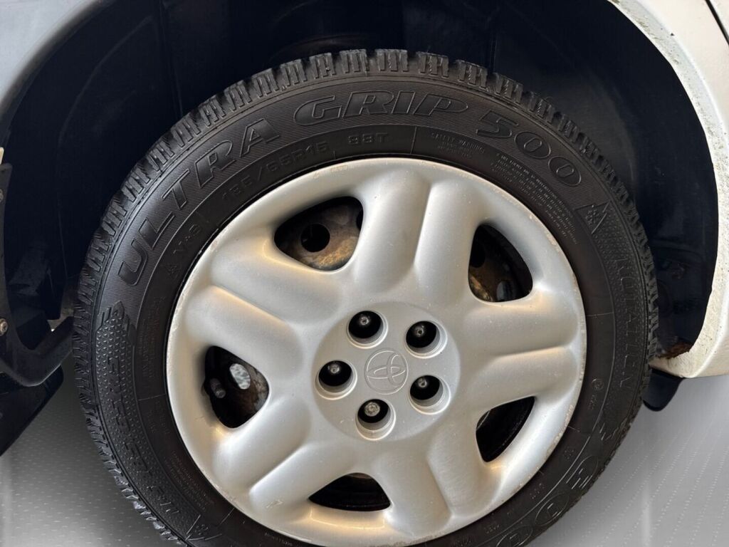 Toyota Avensis 1998 Valkoinen