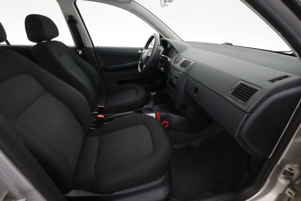 Skoda Fabia 2005 Harmaa