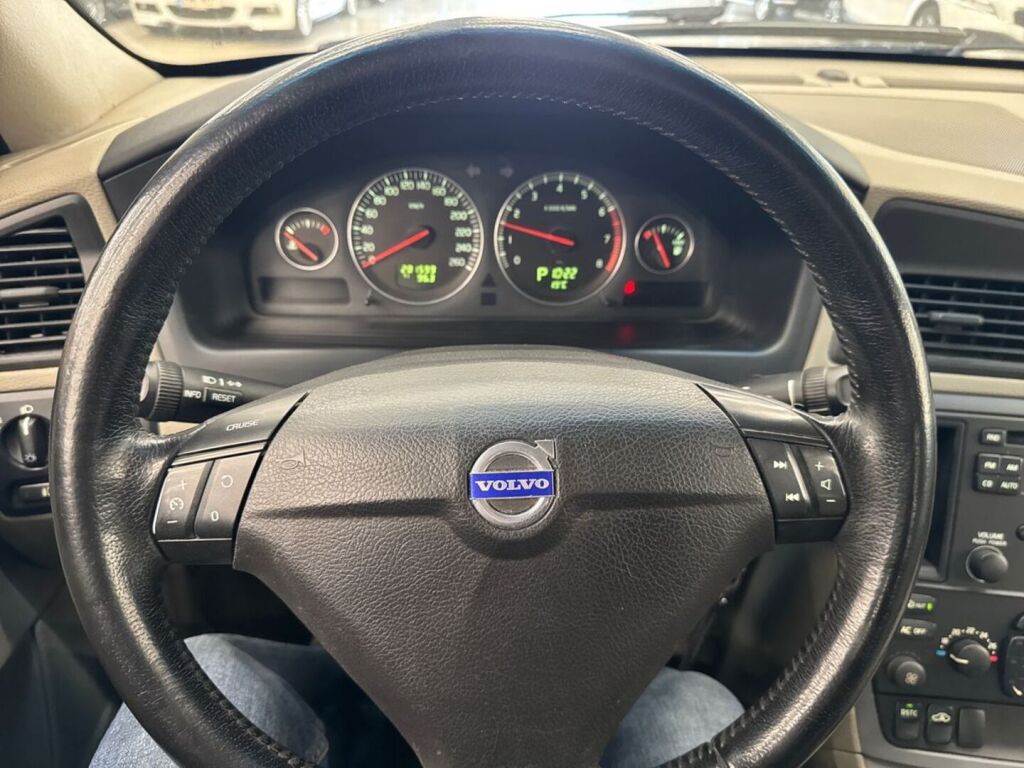 Volvo S60 2005 Ruskea (beige)