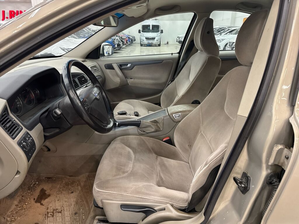 Volvo S60 2005 Ruskea (beige)