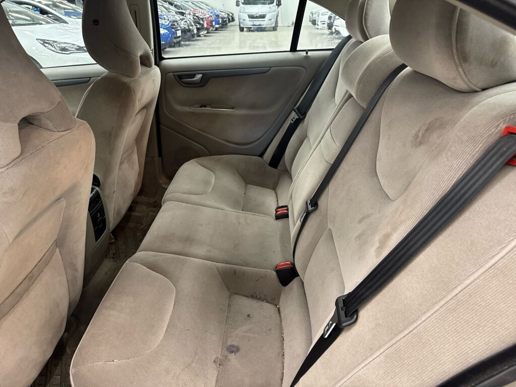 Volvo S60 2005 Ruskea (beige)