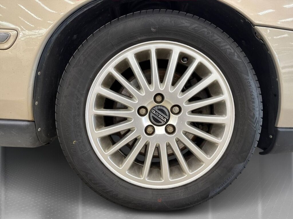 Volvo S60 2005 Ruskea (beige)