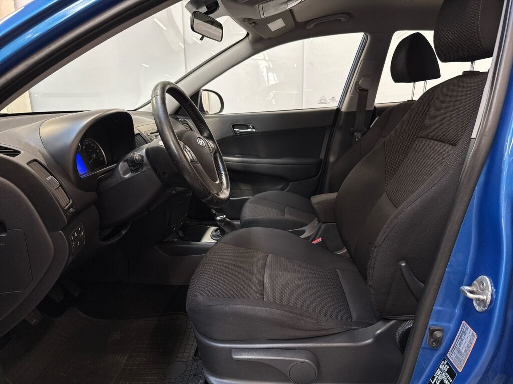 Hyundai i30 2011 Sininen