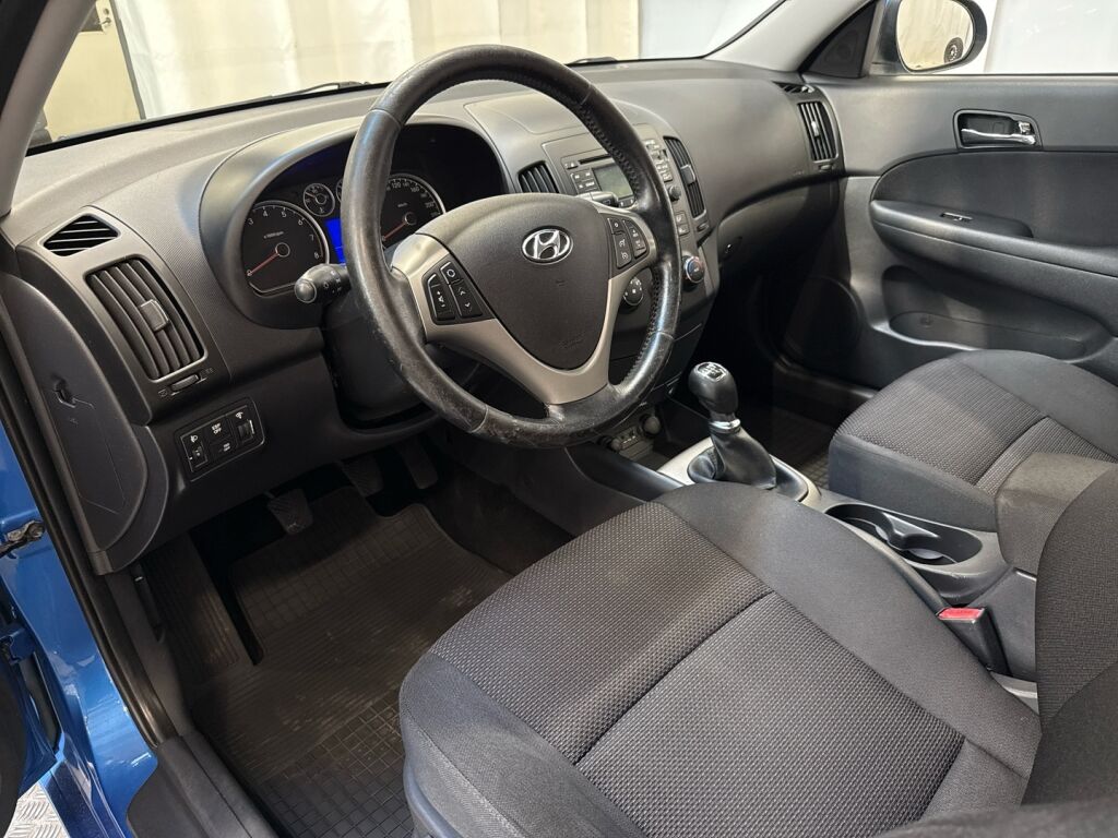 Hyundai i30 2011 Sininen