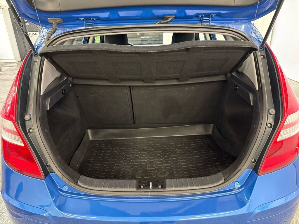 Hyundai i30 2011 Sininen