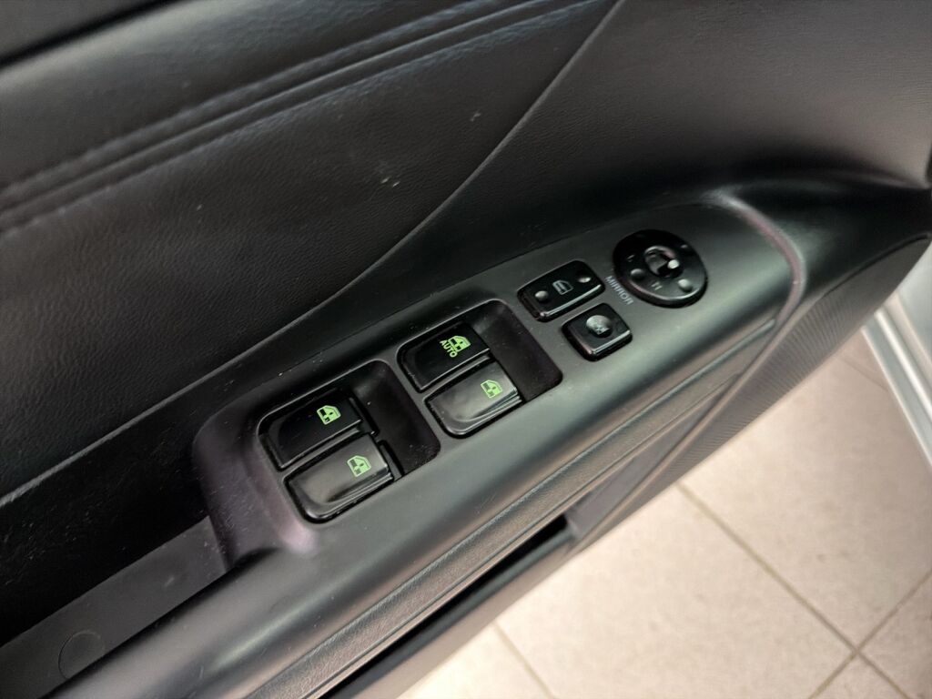 Hyundai Sonata 2009 Hopea