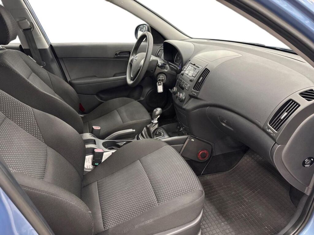 Hyundai i30 2011 Sininen