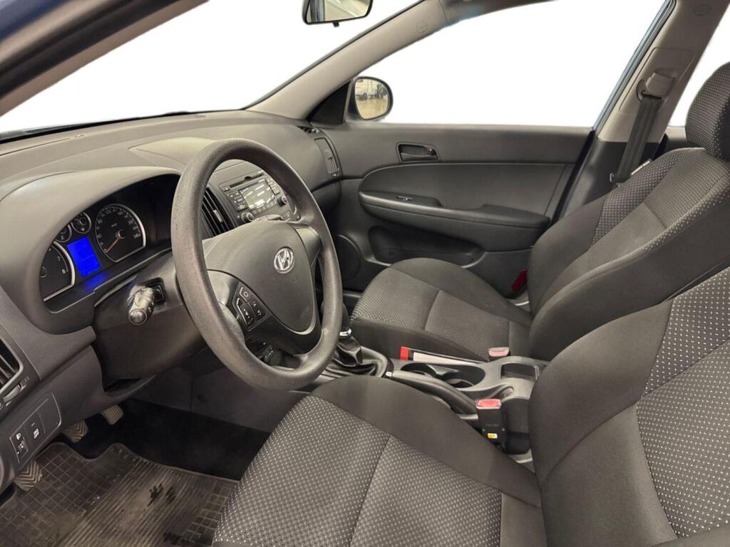 Hyundai i30 2011 Sininen