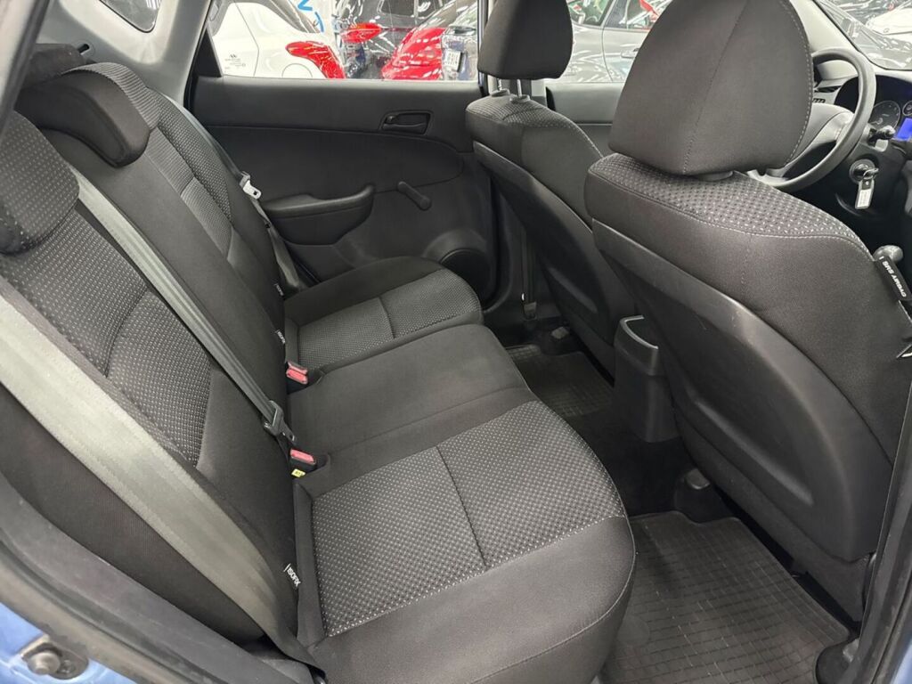 Hyundai i30 2011 Sininen