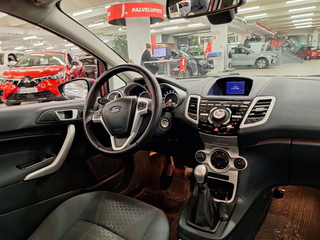 Ford Fiesta 2012 Punainen