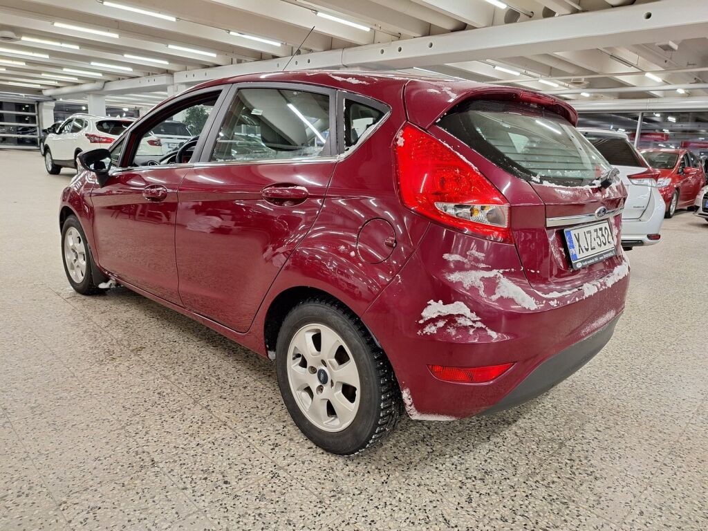Ford Fiesta 2012 Punainen