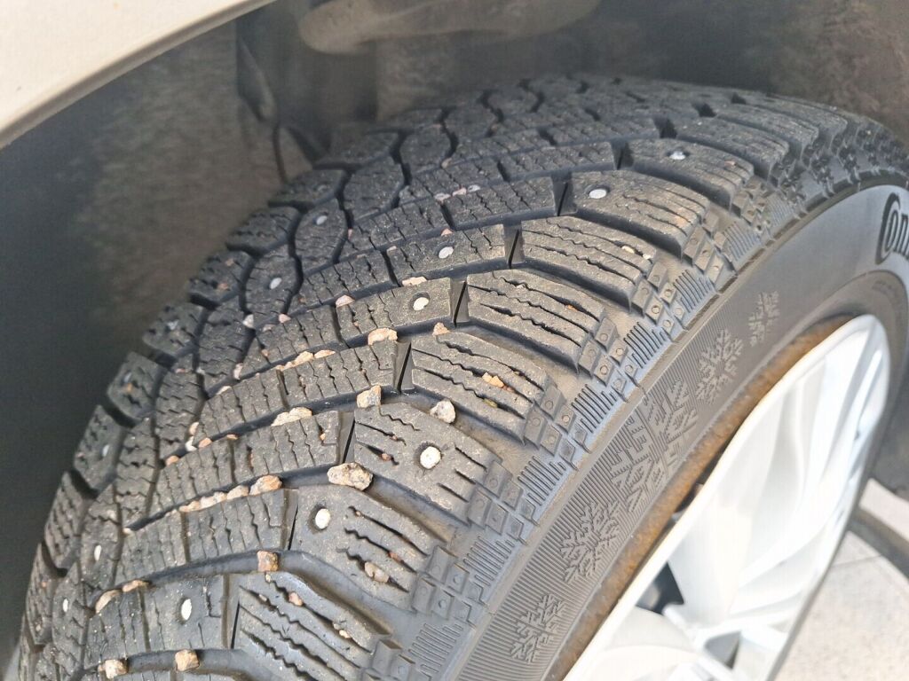 Citroen C4 2012 Ruskea (beige)