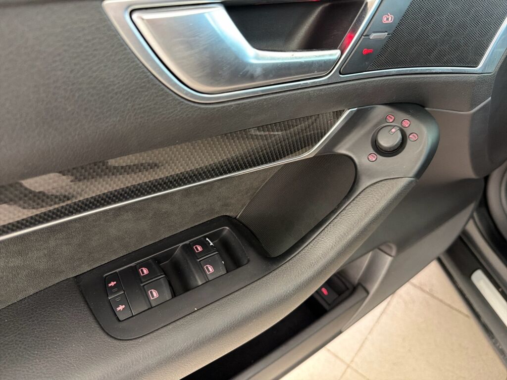 Audi S6 2006 Musta