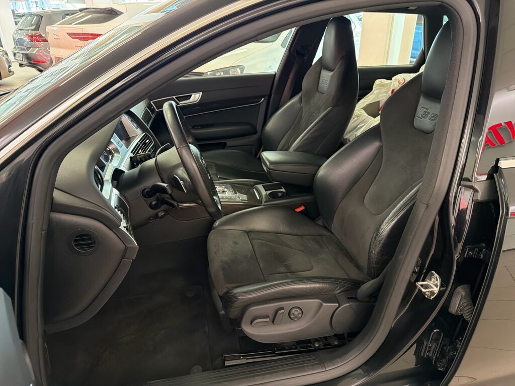 Audi S6 2006 Musta