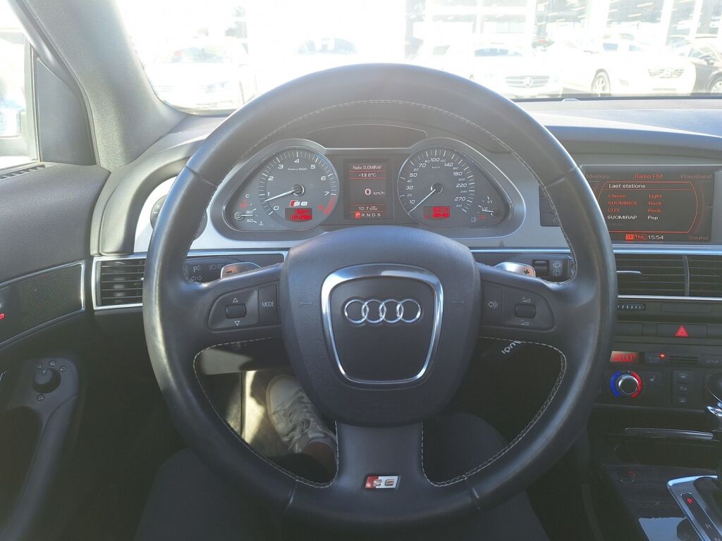 Audi S6 2006 Musta