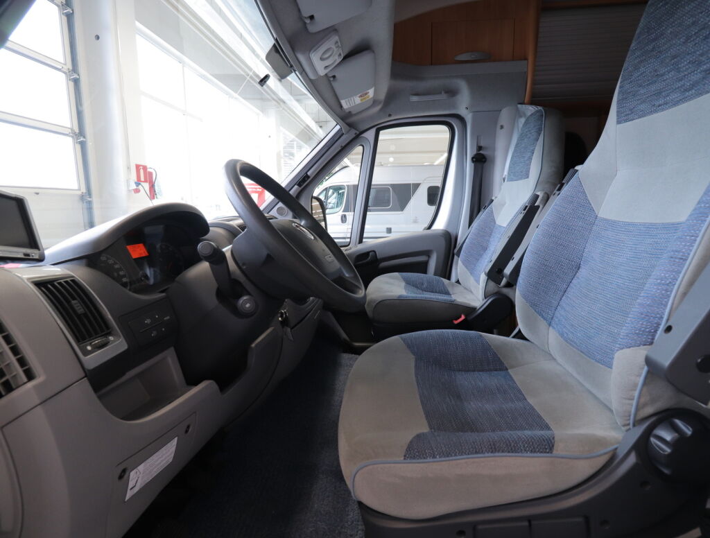 Adria CORAL S 660 SL 2008 Hopea