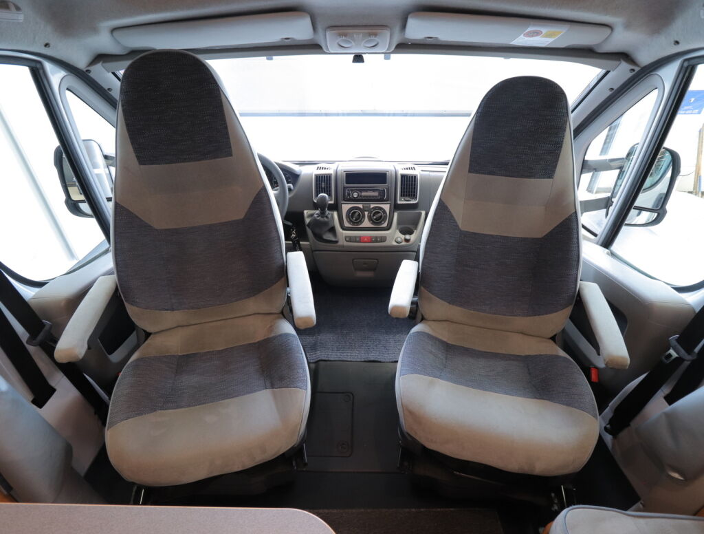 Adria CORAL S 660 SL 2008 Hopea