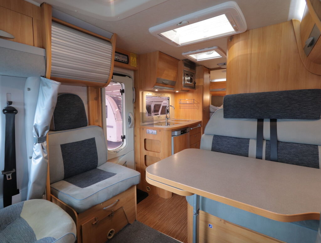 Adria CORAL S 660 SL 2008 Hopea