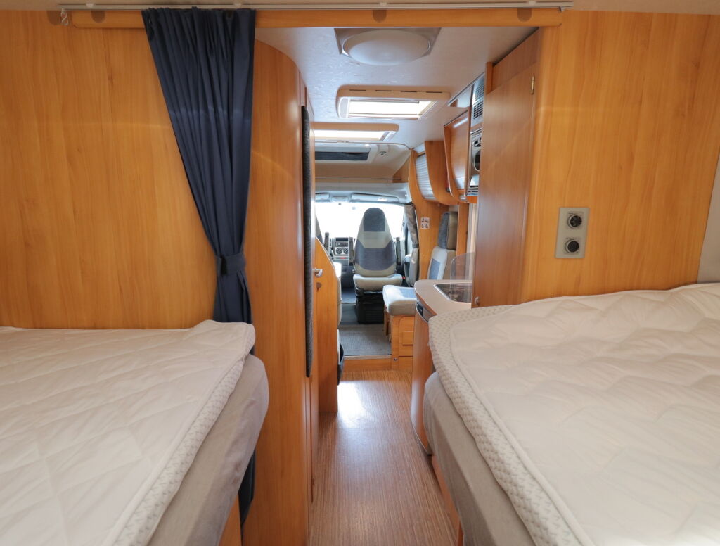 Adria CORAL S 660 SL 2008 Hopea