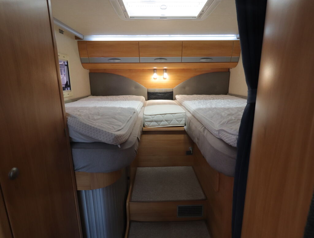 Adria CORAL S 660 SL 2008 Hopea