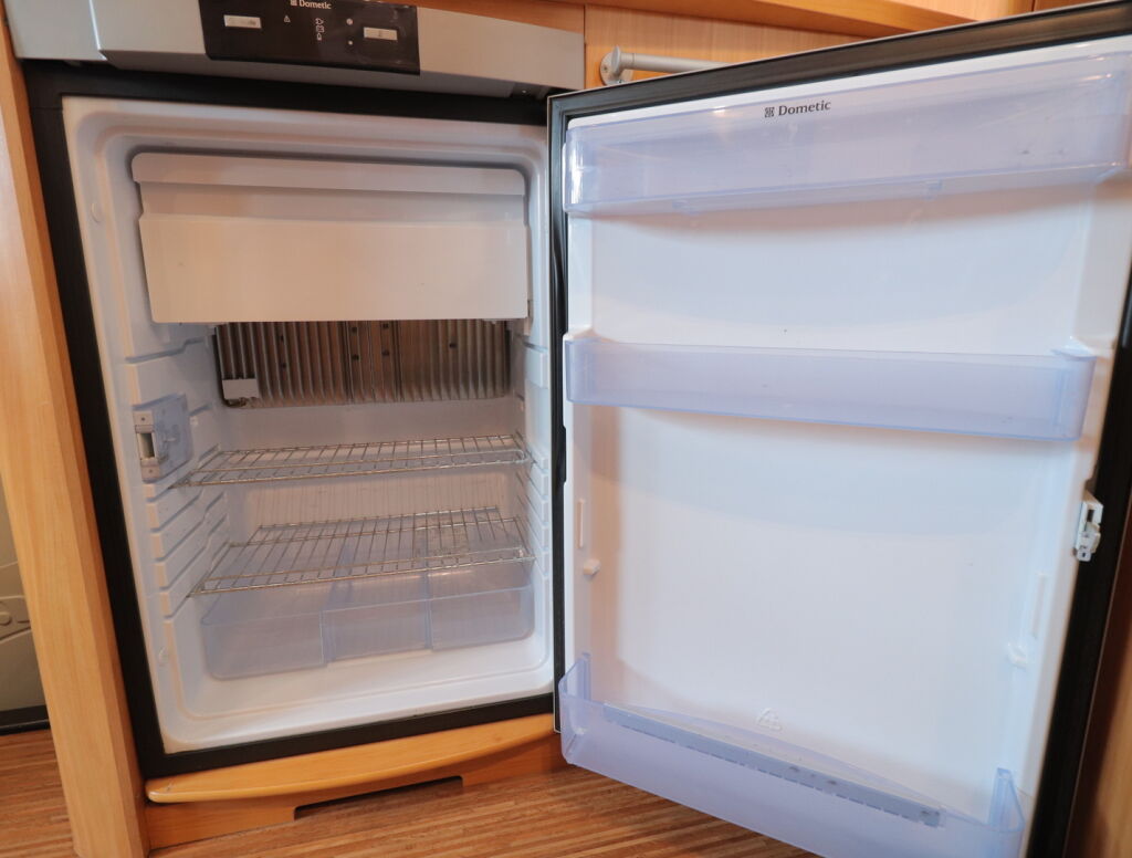 Adria CORAL S 660 SL 2008 Hopea