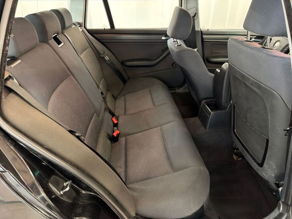 BMW 318 2002 Musta