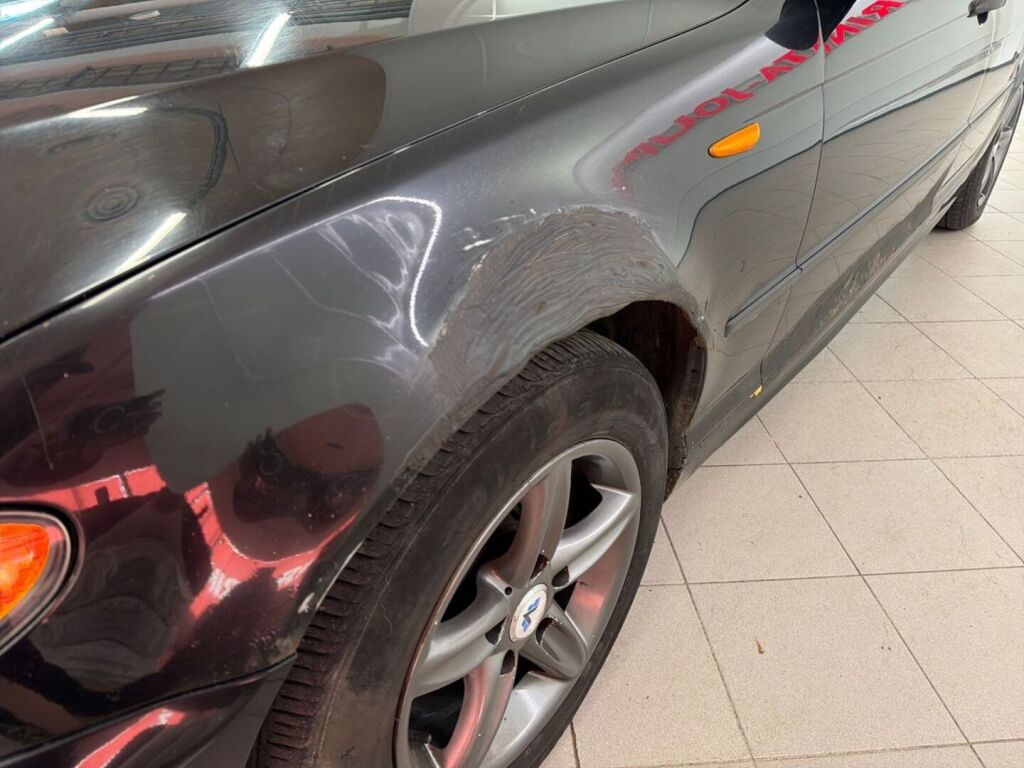 BMW 318 2002 Musta