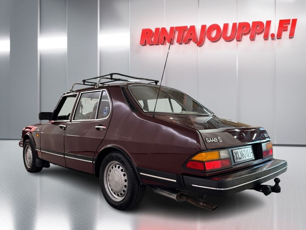 Saab 900 1989 Punainen