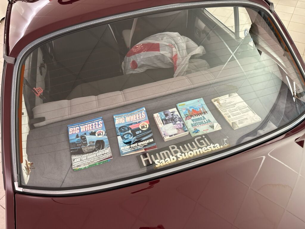 Saab 900 1989 Punainen