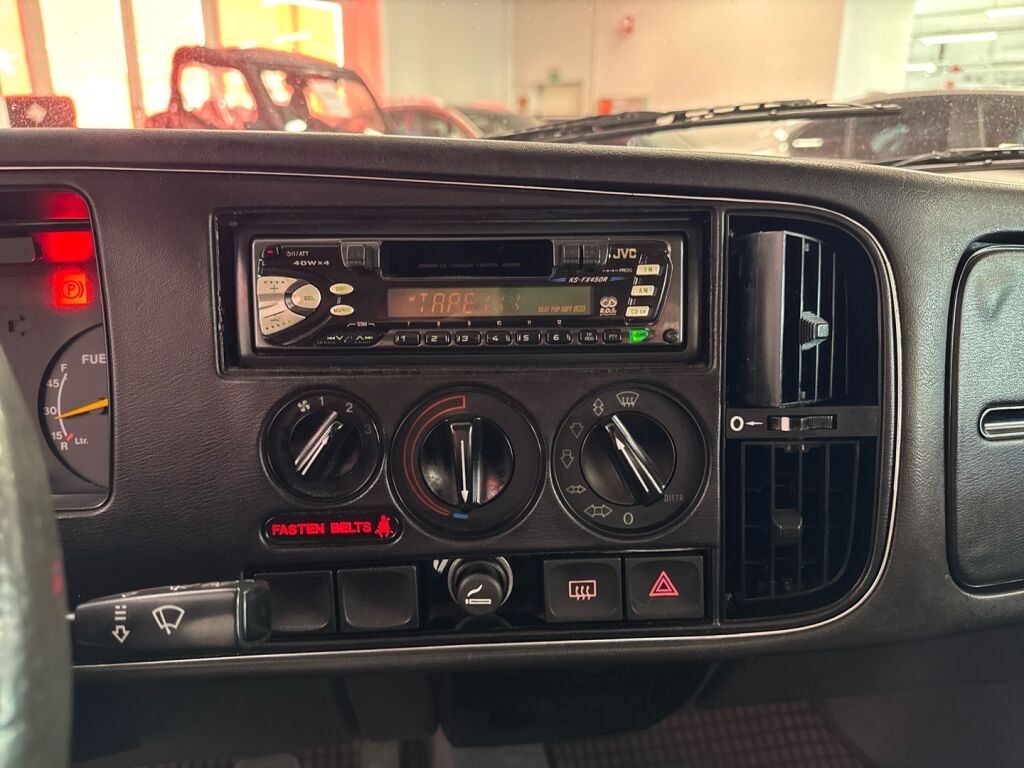 Saab 900 1989 Punainen