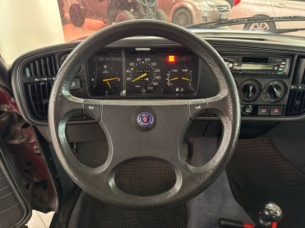 Saab 900 1989 Punainen