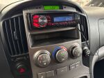 Hyundai H-1 2010 Musta