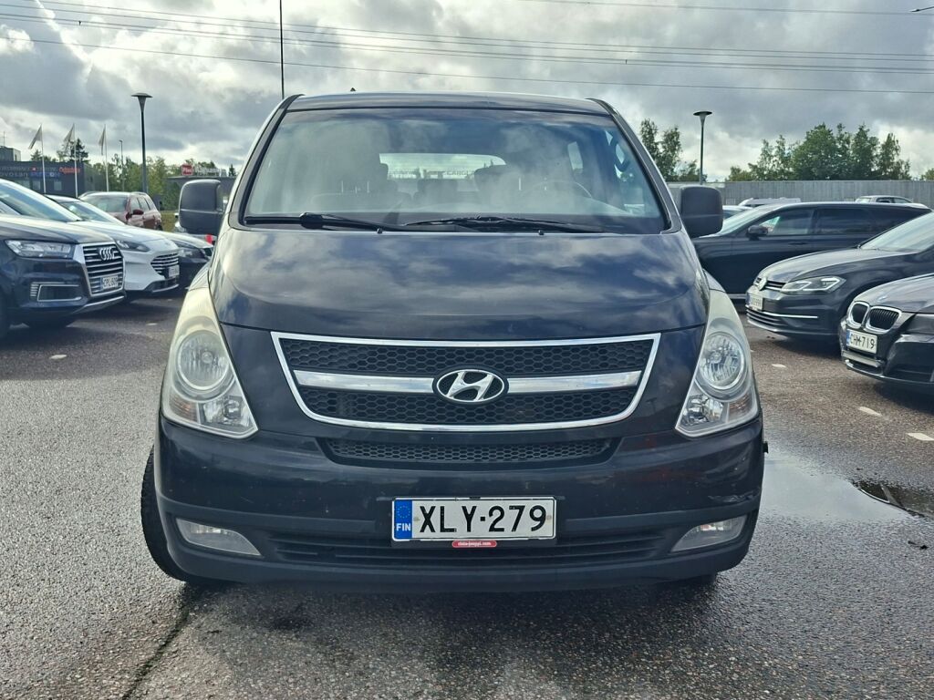 Hyundai H-1 2010 Musta