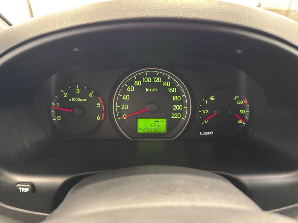 Hyundai H-1 2,5 CRDi VGT 125kW GLS Wagon 2010, photo 4/28