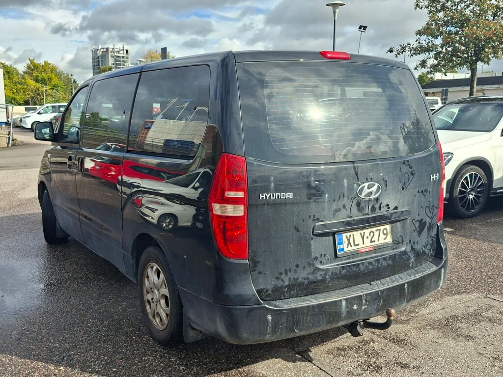 Hyundai H-1 2010 Musta