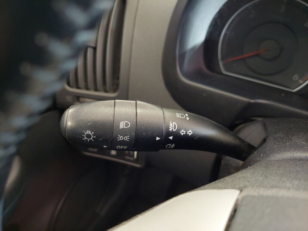 Hyundai i30 2011 Punainen
