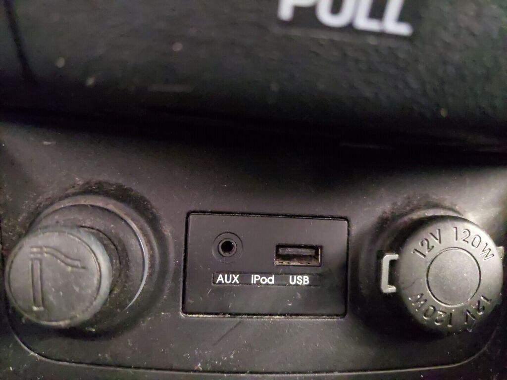 Hyundai i30 2011 Punainen