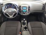 Hyundai i30 2011 Punainen