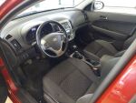 Hyundai i30 2011 Punainen