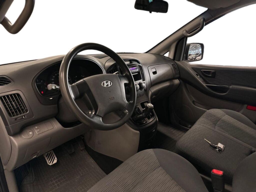 Hyundai H-1 2010 Valkoinen