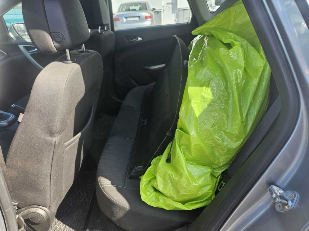 Opel Astra 2012 Harmaa