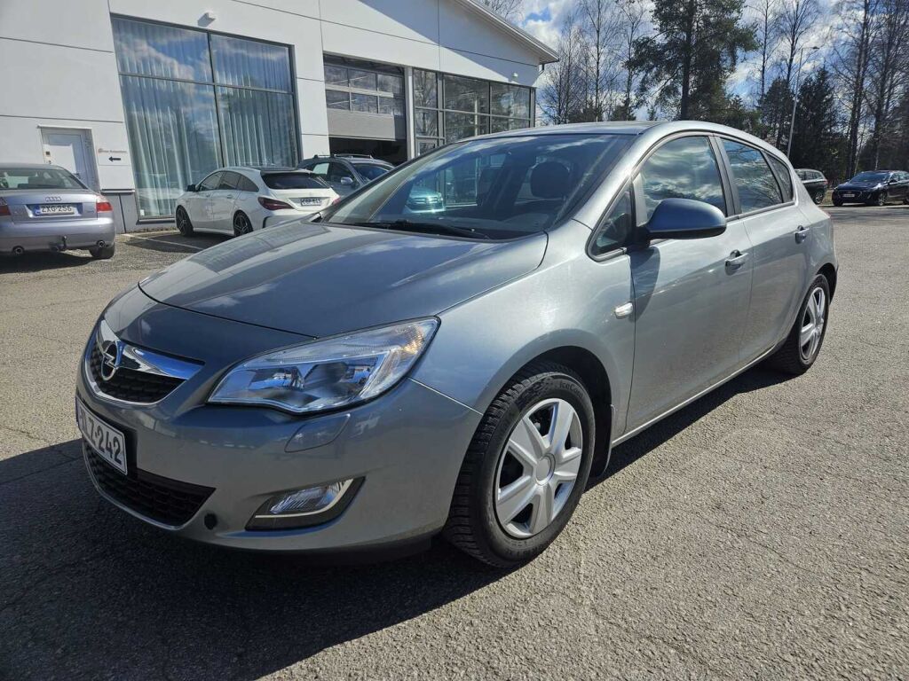 Opel Astra 2012 Harmaa